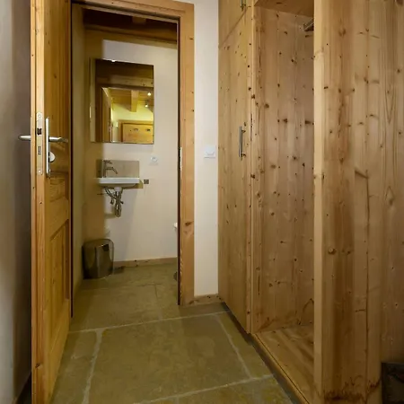 Family 5 Bdr 5 Bath Games Jacuzzi
