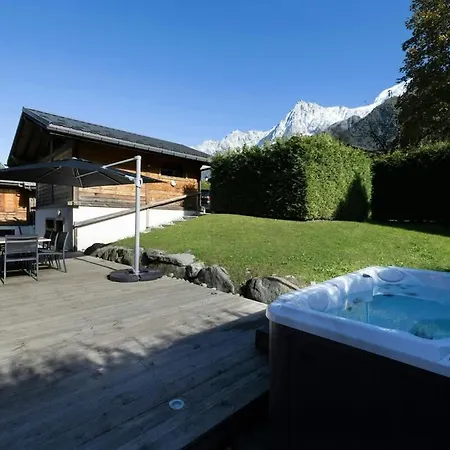 Family 5 Bdr 5 Bath Games Jacuzzi 木屋