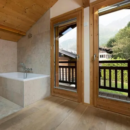 Family 5 Bdr 5 Bath Games Jacuzzi 莱苏什